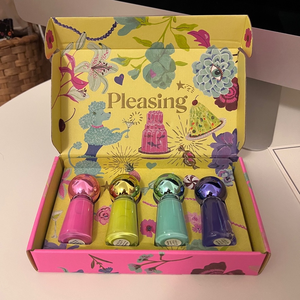 Set of 4 Pleasing Nail Polishes